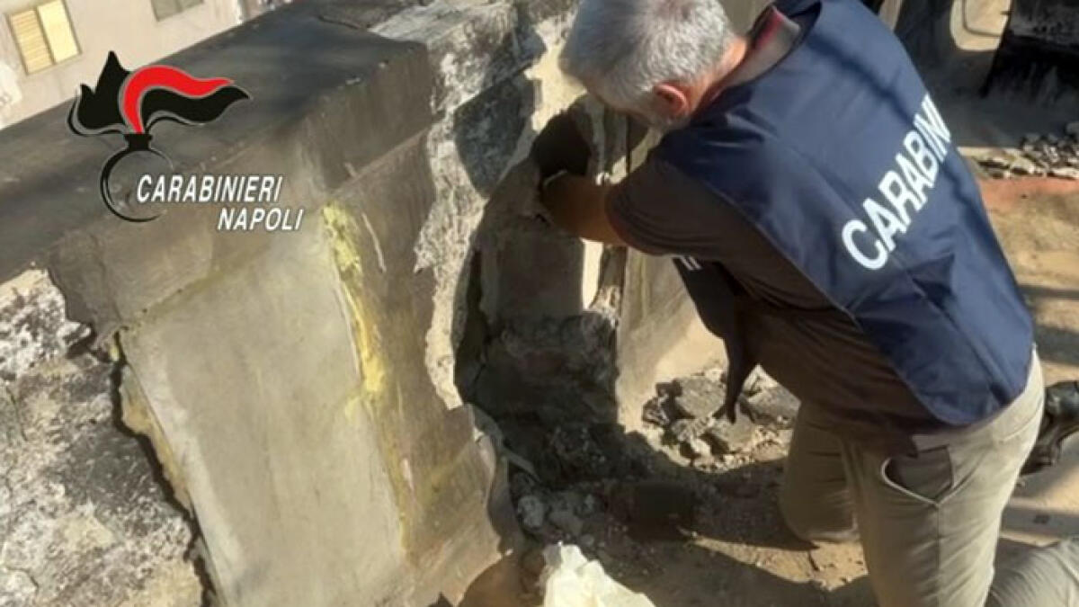 Le pistole del clan murate nel bunker - 