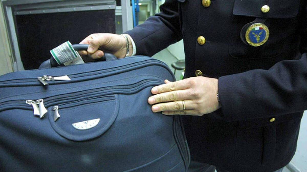 Banconote per un milione di euro intercettate a Capodichino - 