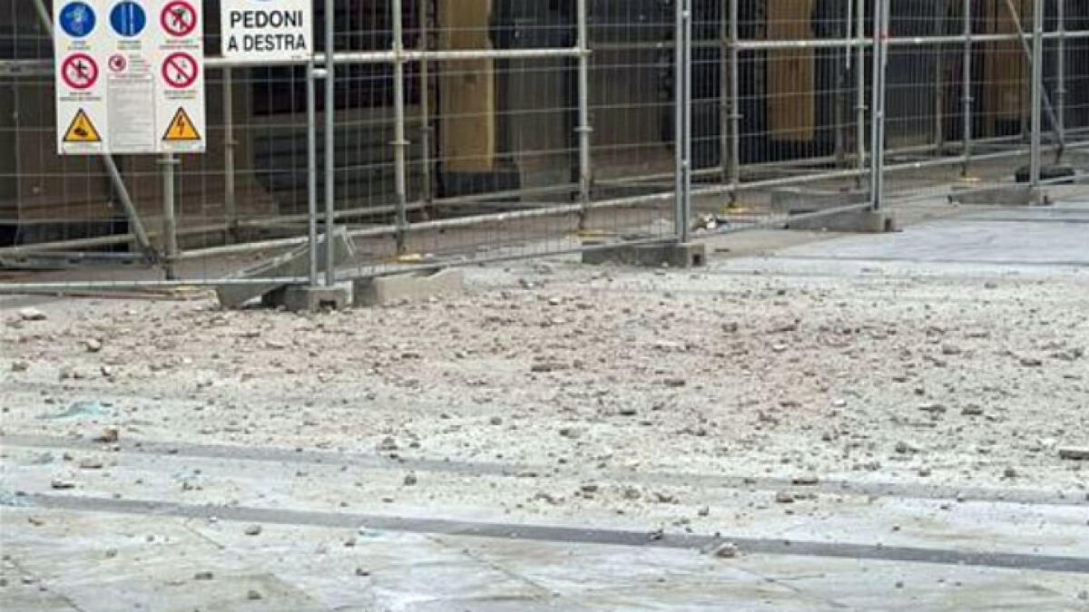 Crollo in galleria a Napoli - 