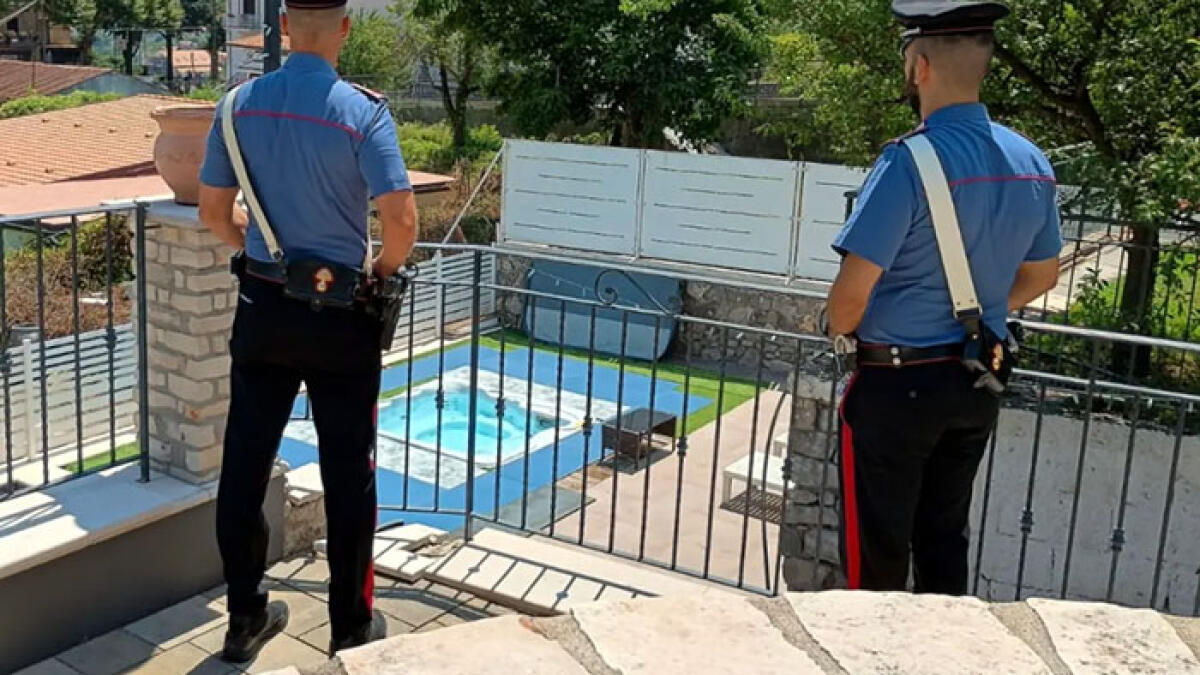 Costruisce area relax di 500 metri quadri con idromassaggio: tutto abusivo - 