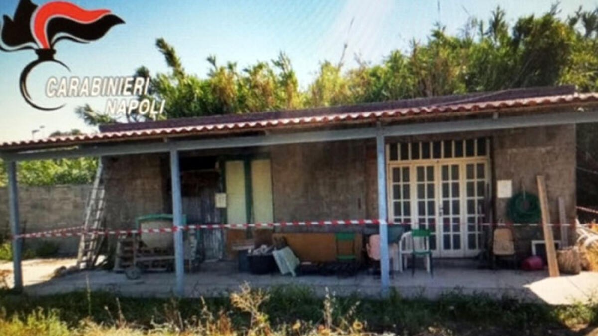 Costruzioni abusive a picco sul mare, 4 denunce - 