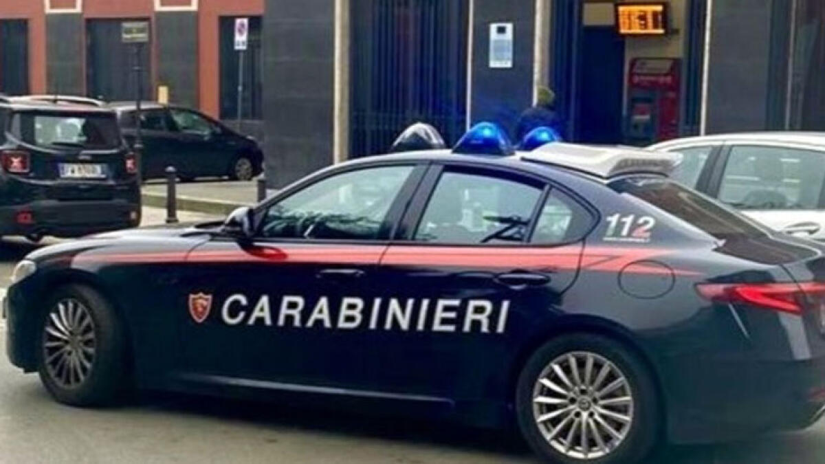 Stacca a morsi l'orecchio di un carabiniere - 