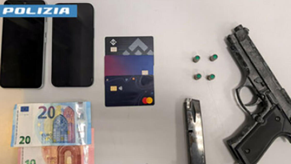 Rapine armate a coetanei: due arresti nei Paesi Vesuviani - 