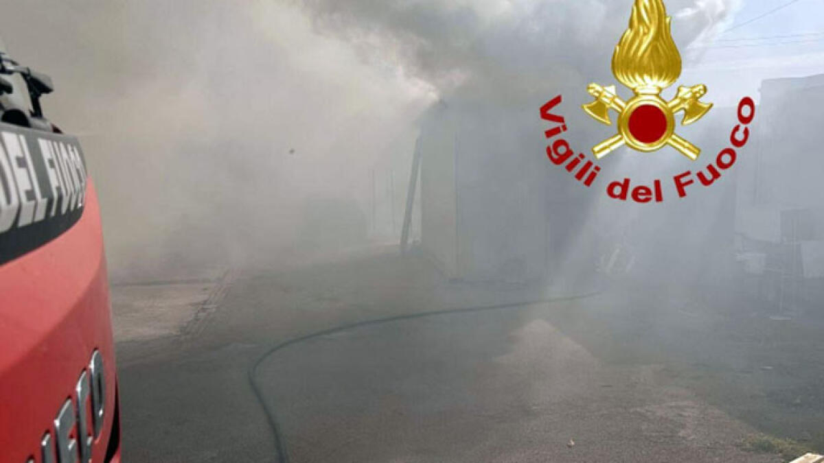 Esplode casa vacanze, tre persone tirate fuori dalle macerie - 