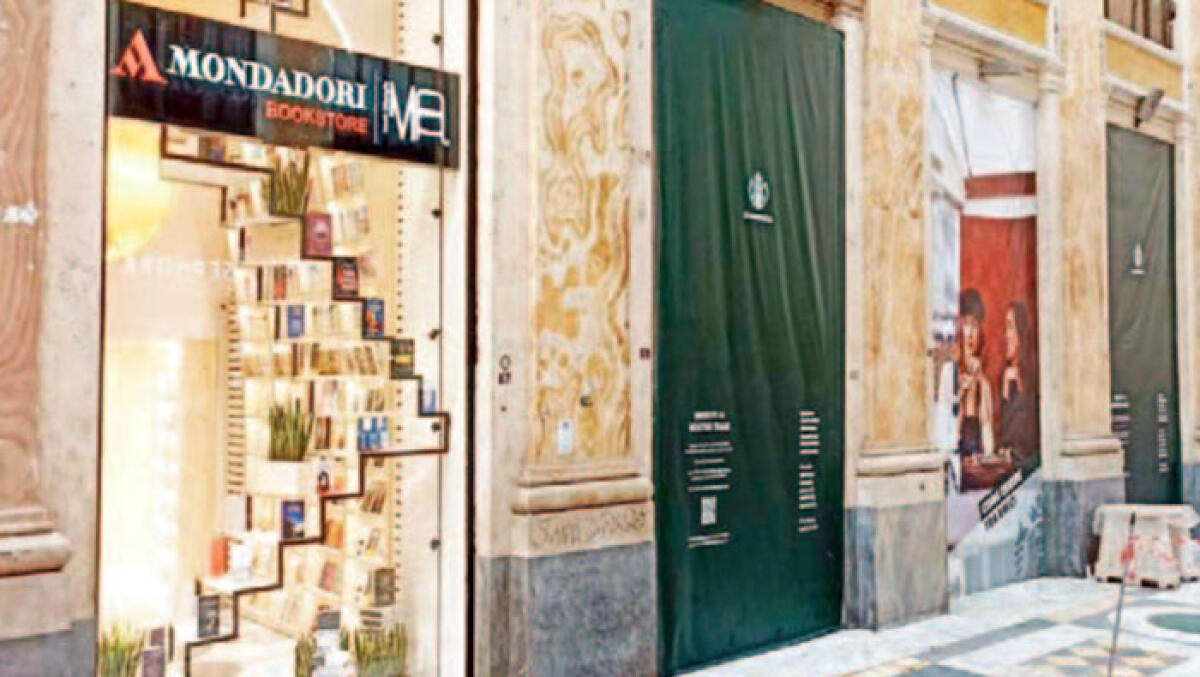 Mondadori in Galleria, taglio del nastro - 