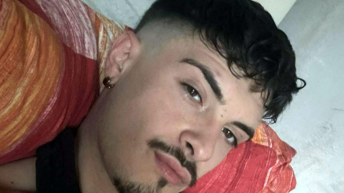 Frontale tra due auto, muore 21enne - 