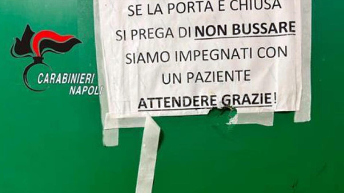 Sfascia il pronto soccorso di Castellammare con una mazza da baseball - 