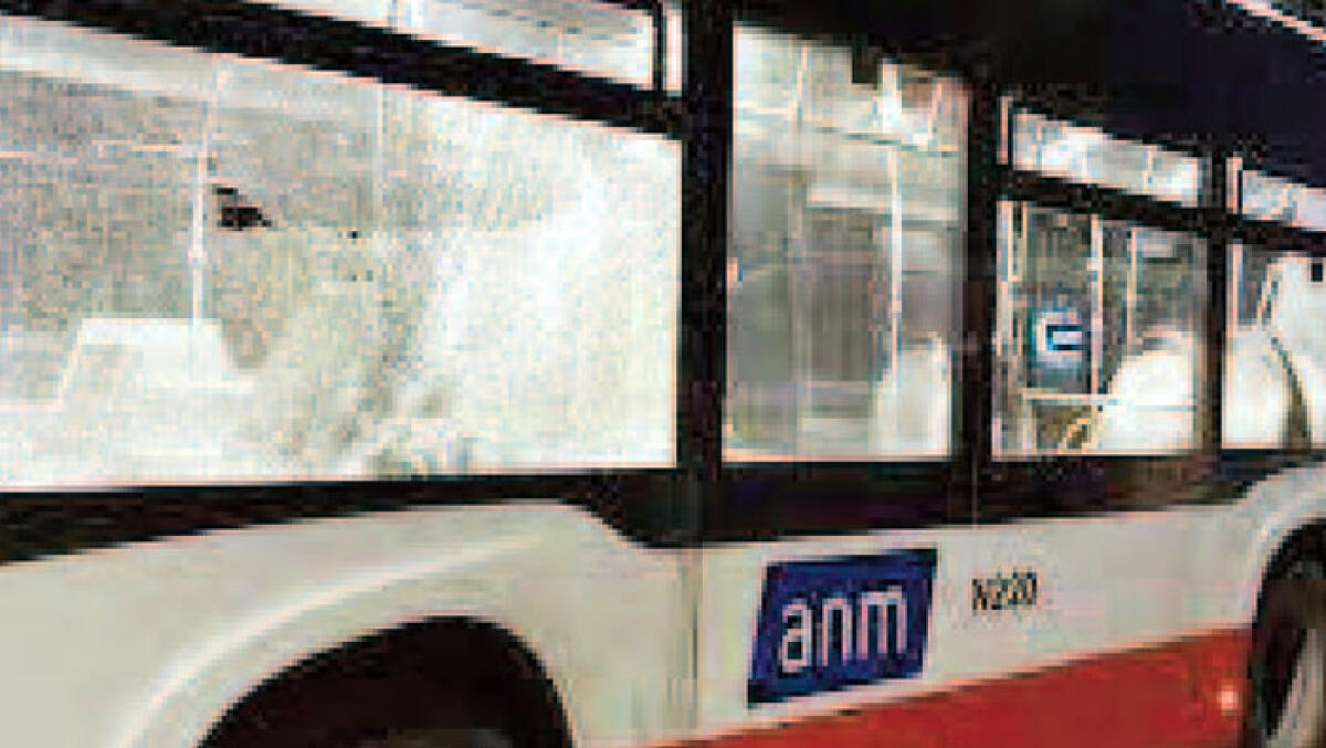 Autista di bus mandato in ospedale a colpi di crick - 