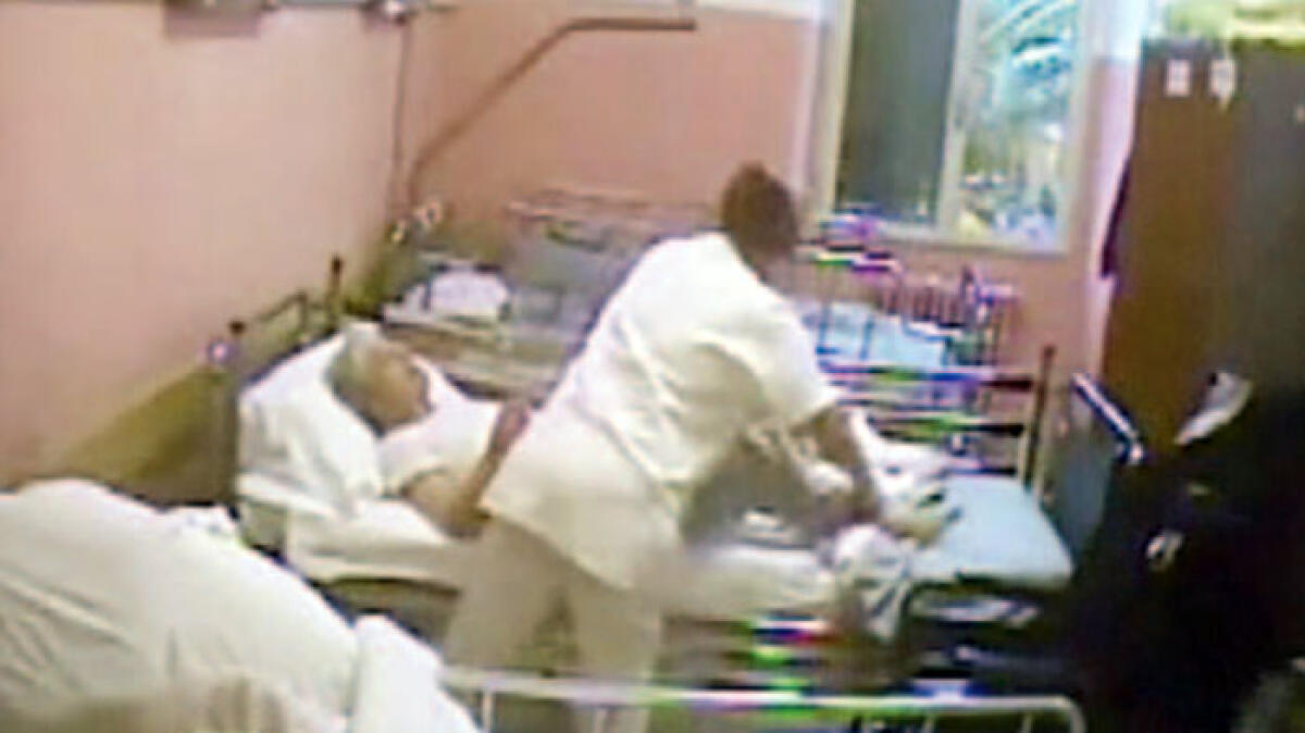 Anziani maltrattati in casa di riposo - 