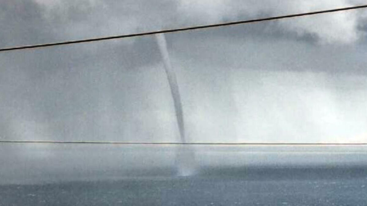 Tromba marina nel golfo di Napoli - 