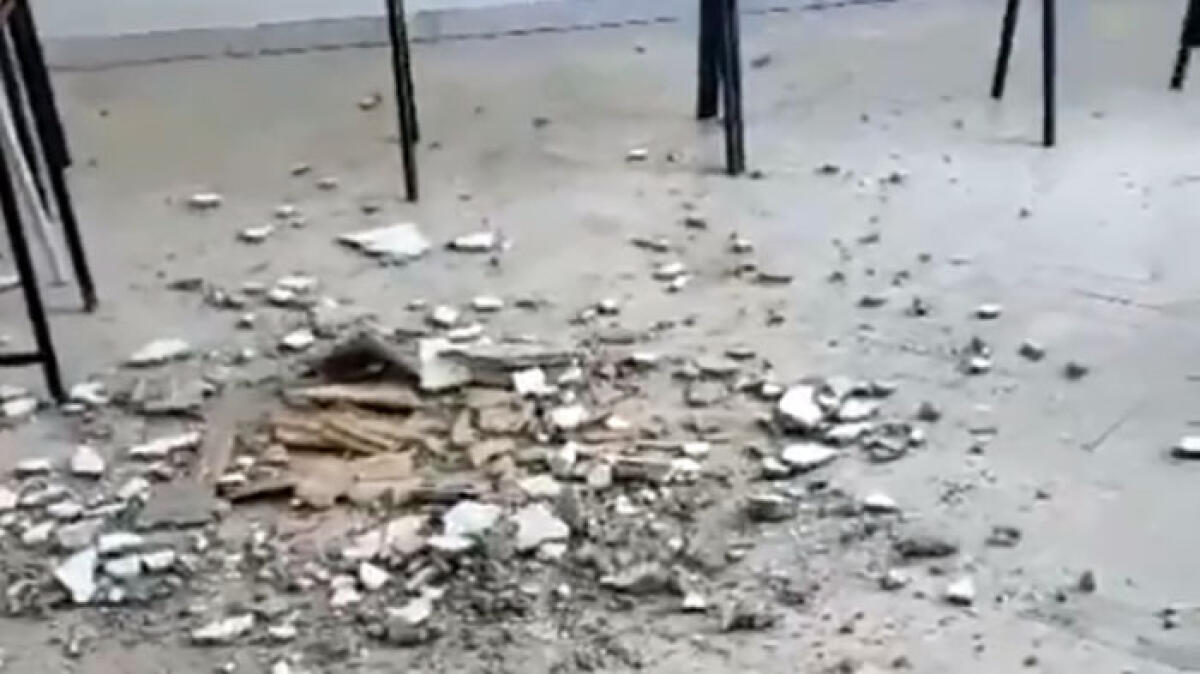 Crollo di calcinacci a scuola a San Giuseppe Vesuviano - 