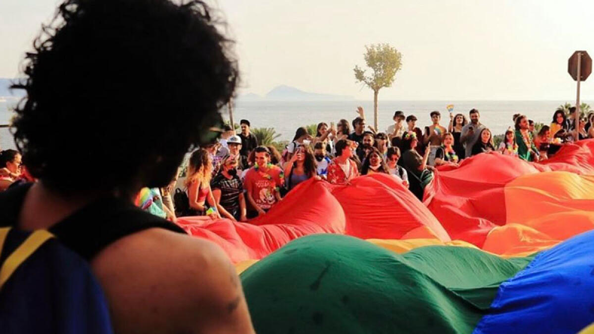 Pride Vesuvio, centinaia di persone in strada - 