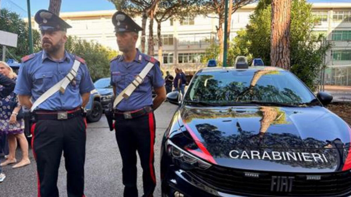 Studente di 16 anni cade dal secondo piano della scuola - 