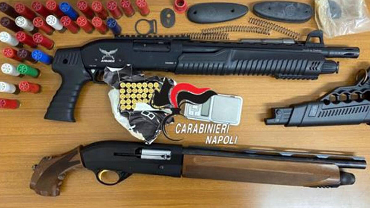 Scoperti due fucili in uno stabile abbandonato dei Paesi Vesuviani - 