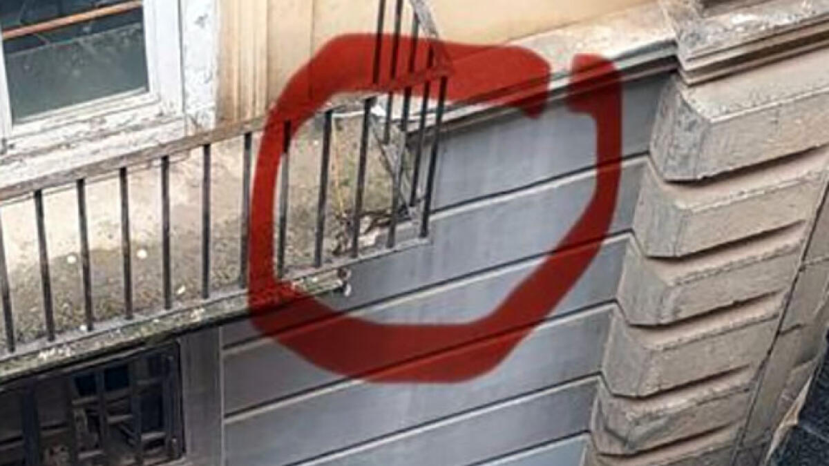 Crolla pezzo di un balcone a Spaccanapoli - 