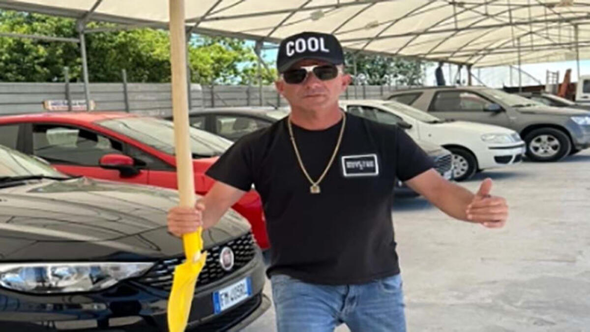 Sequestrata la concessionaria d'auto del tiktoker Pasquale Manna - 