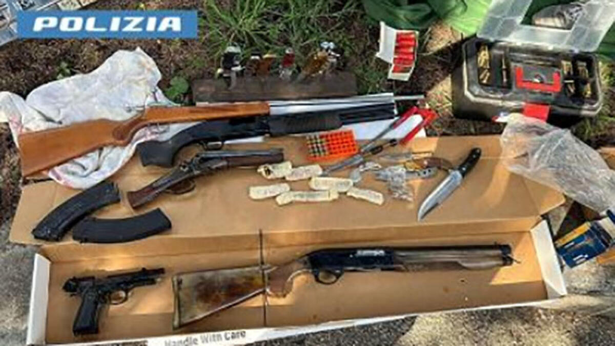 Scoperto arsenale di armi clandestine - 