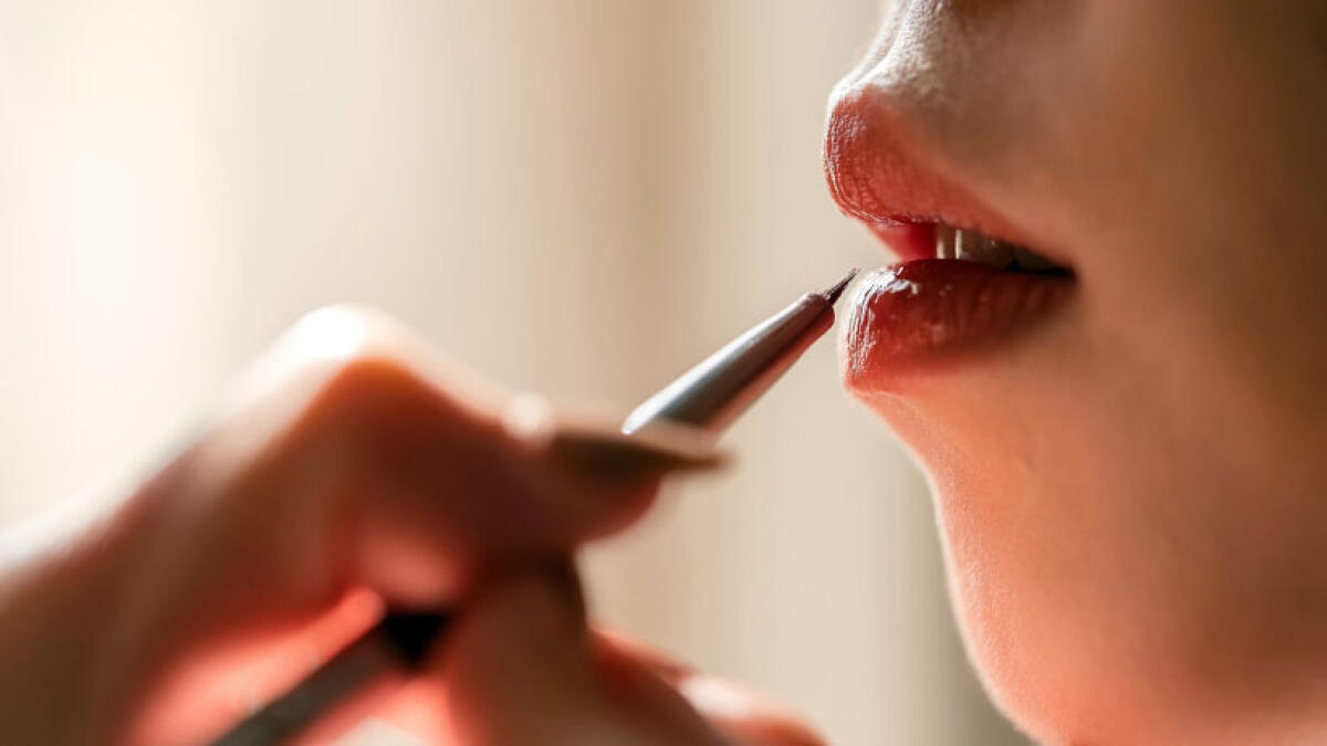 Si rifanno le labbra, tre amiche finiscono in ospedale - 