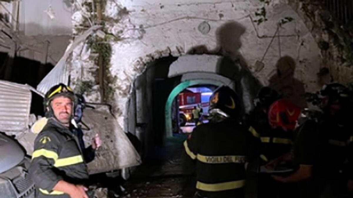 Crolla palazzina di due piani - 