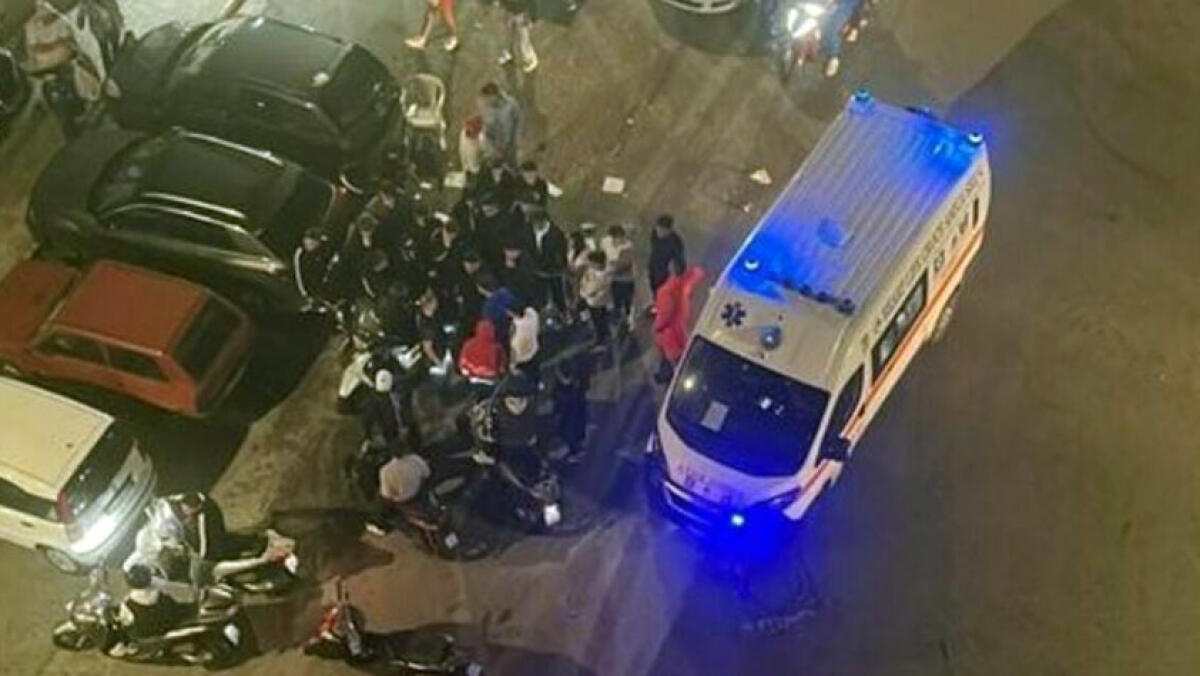 Minorenne accoltellato in strada, le immagini sul web - 