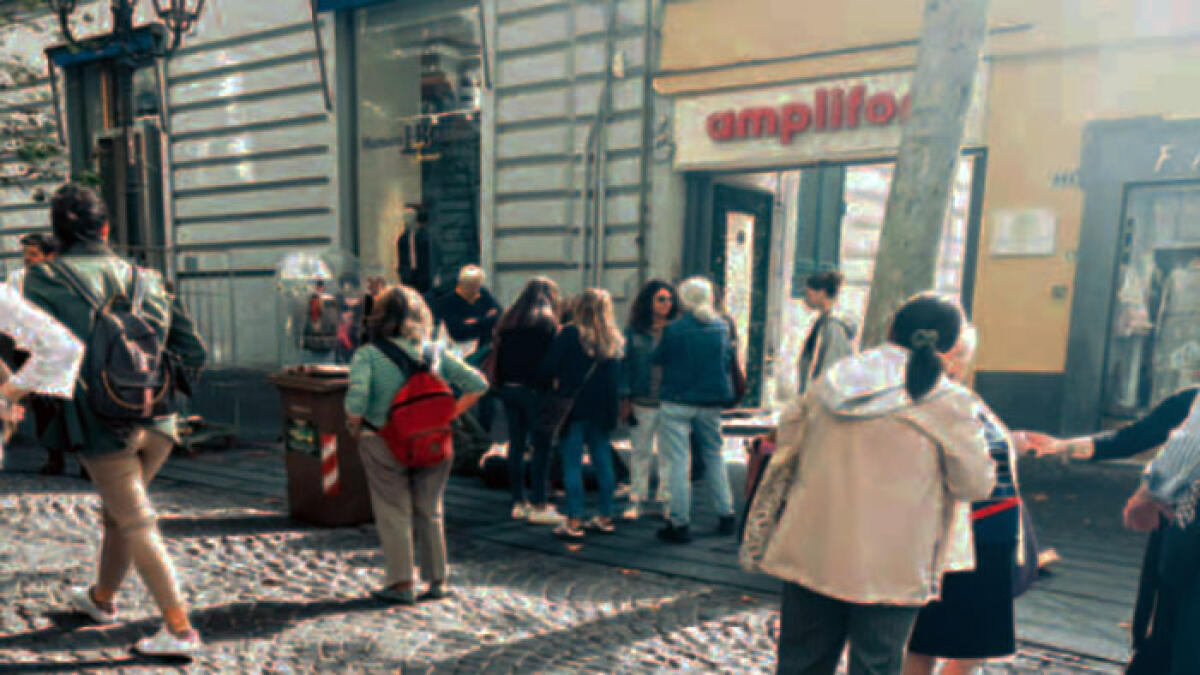 Donna si ferisce cadendo, i soccorsi non arrivano - 