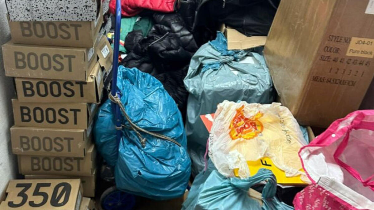 Maxi-sequestro di merce contraffatta - 