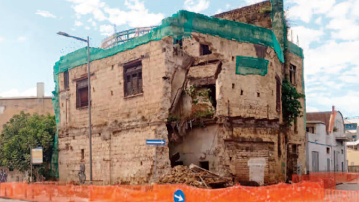 Crolla edificio abbandonato: segnalato per anni - 