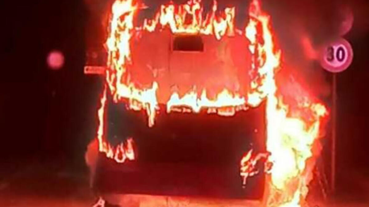 In fiamme bus dell'Eav - 