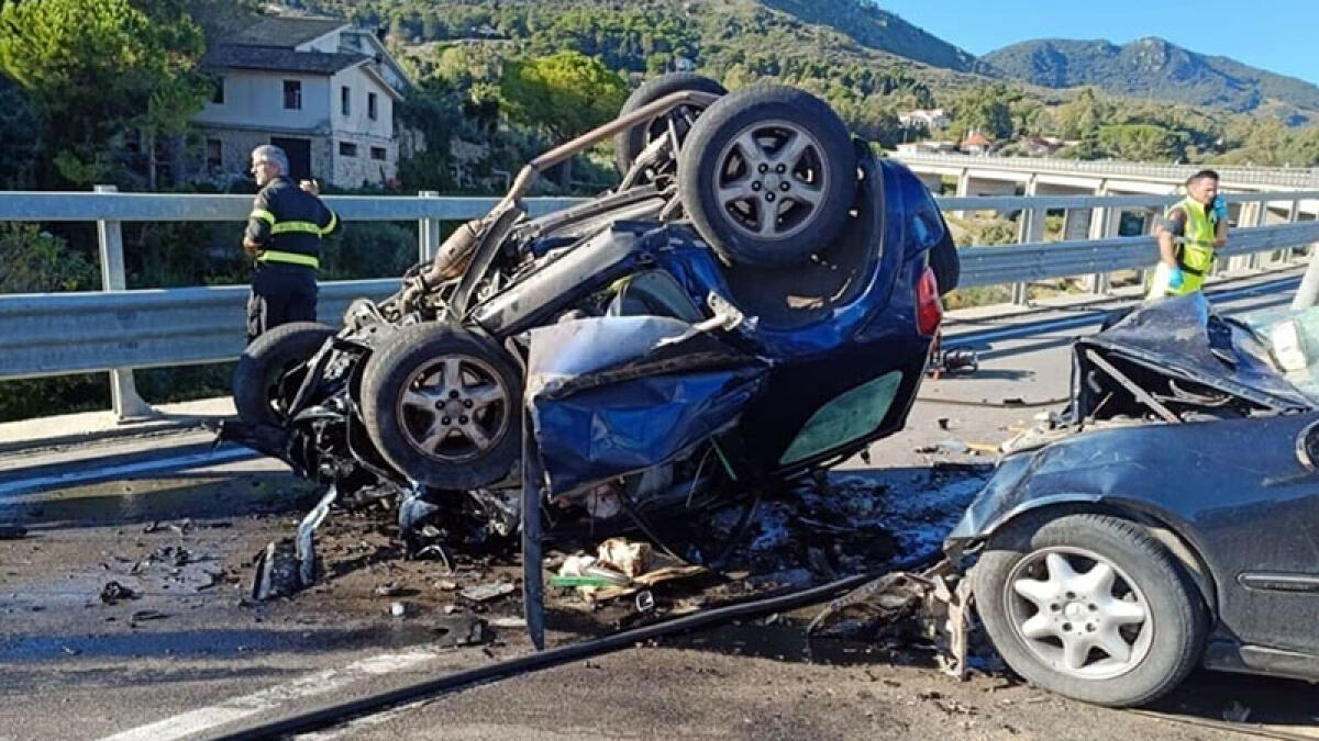 Gravissimo incidente sulla Statale: 3 morti e tre bambini gravi - 