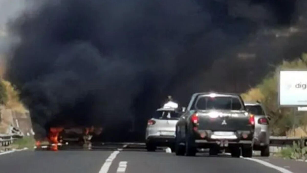 Incidente e auto in fiamme sulla Statale: ci sono due vittime - 
