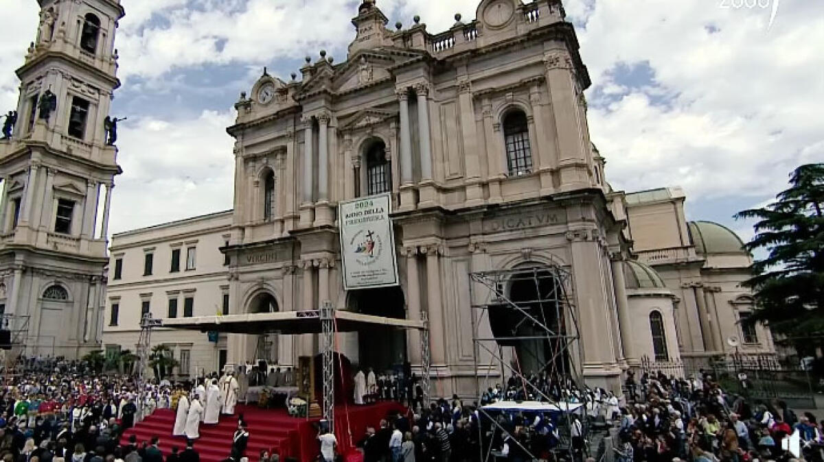 Pompei, alla Supplica si prega per la pace nel mondo - 