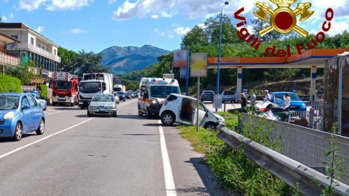 Scontro tra auto e camion, un morto sulla Statale - 