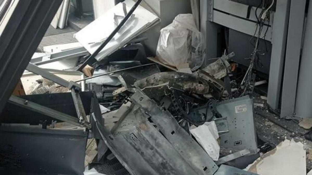 Fanno esplodere Bancomat, secondo raid in tre giorni - 