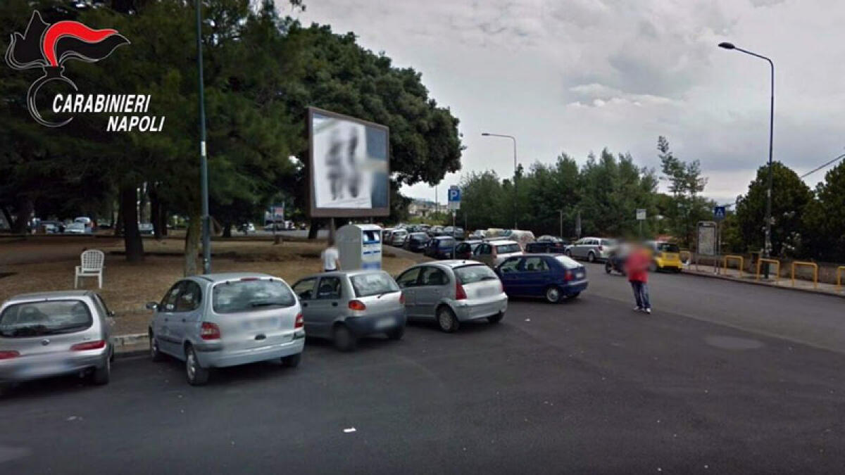 La parcheggiatrice in gonnella da record: 41 denunce in un anno - 