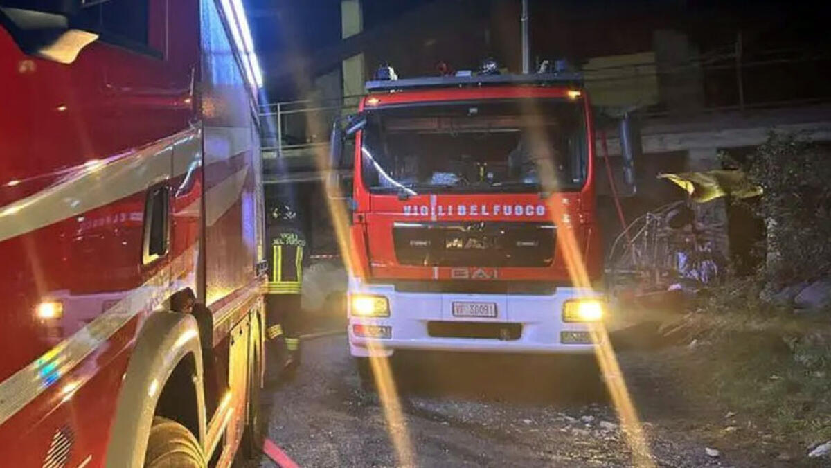 Crolla palazzina, 4 persone estratte e dispersi sotto alle macerie - 