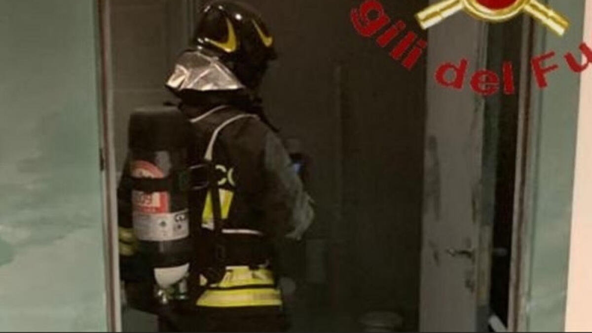 Incendia un bar del centro, 19enne trovato con le ustioni addosso - 