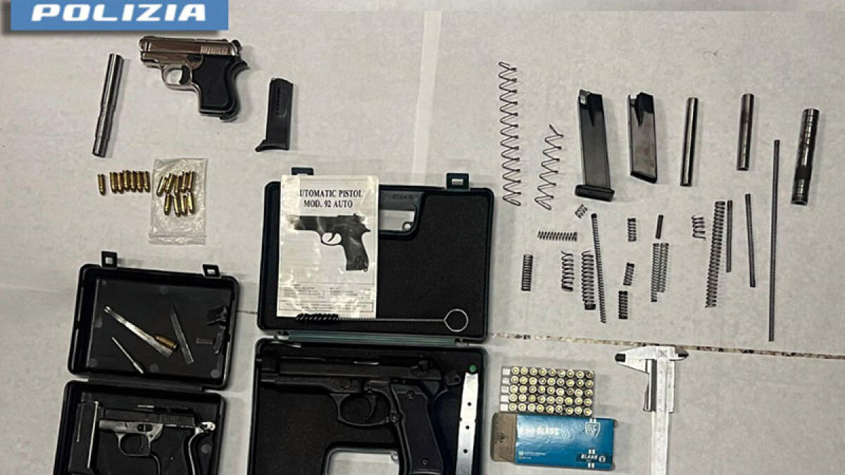 Scoperta una fabbrica delle armi - 