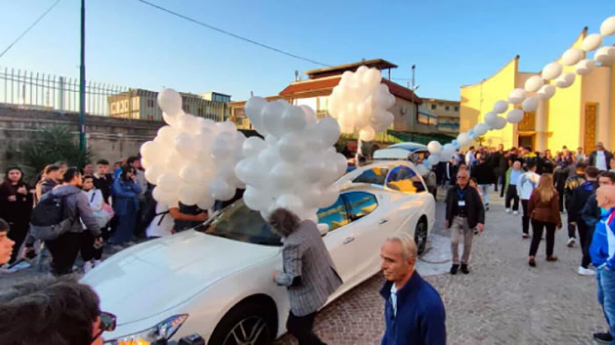 L'addio a Santino: magliette, commozione, dolore e il grido "giustizia" - 