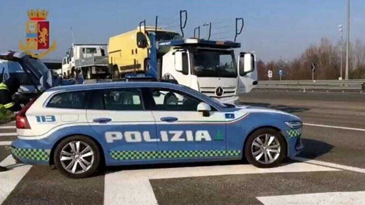 Tir si scontra con un bus sull'A1 verso Napoli, muore il camionista - 