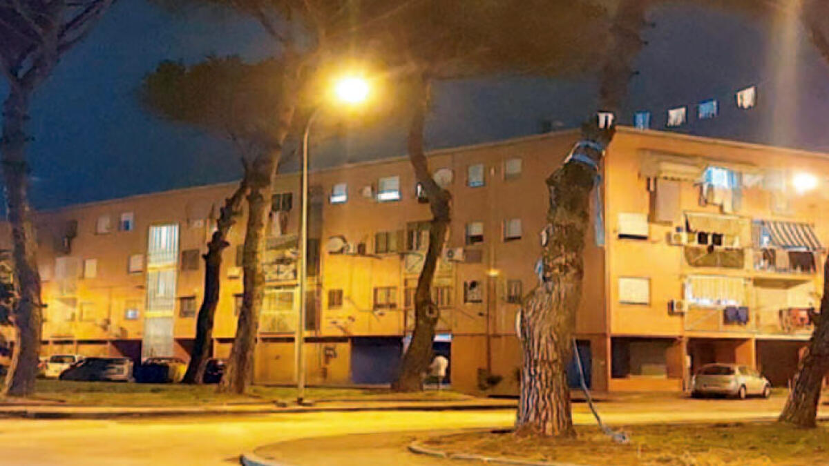 Spari contro le case, notte di paura al Piano Napoli - 