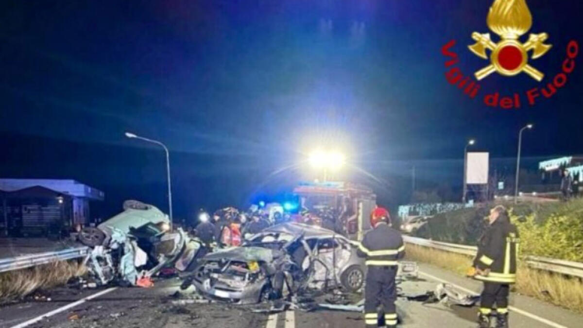 Scontro tra due auto, muoiono una 30enne e un 36enne - 