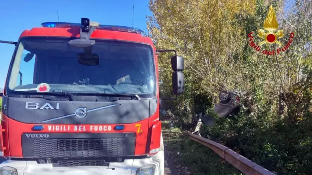 Si ribalta con l'auto e muore a 31 anni - 