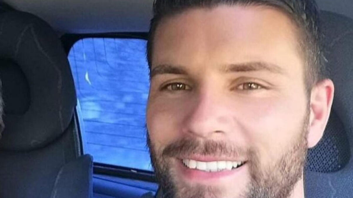 Si schianta contro un muro, Fabio muore a 34 anni - 