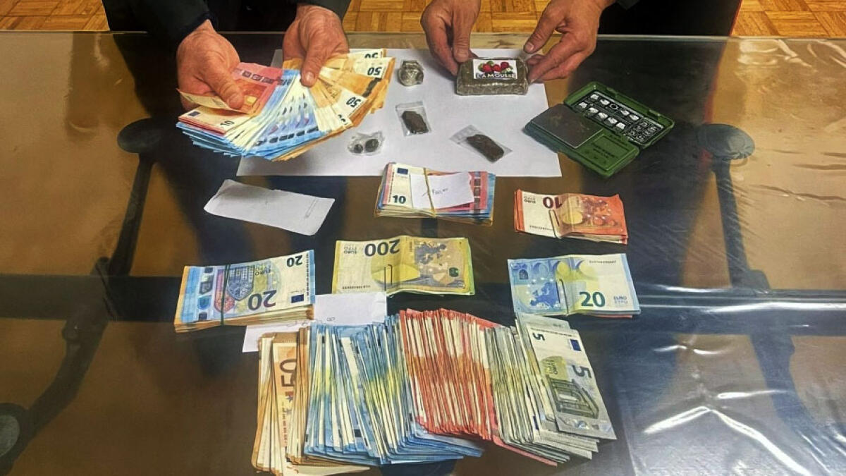 Droga e 14mila euro in auto: due arresti nei Paesi Vesuviani - 