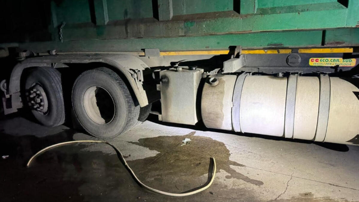 In fuga con il carico di gasolio rubato - 