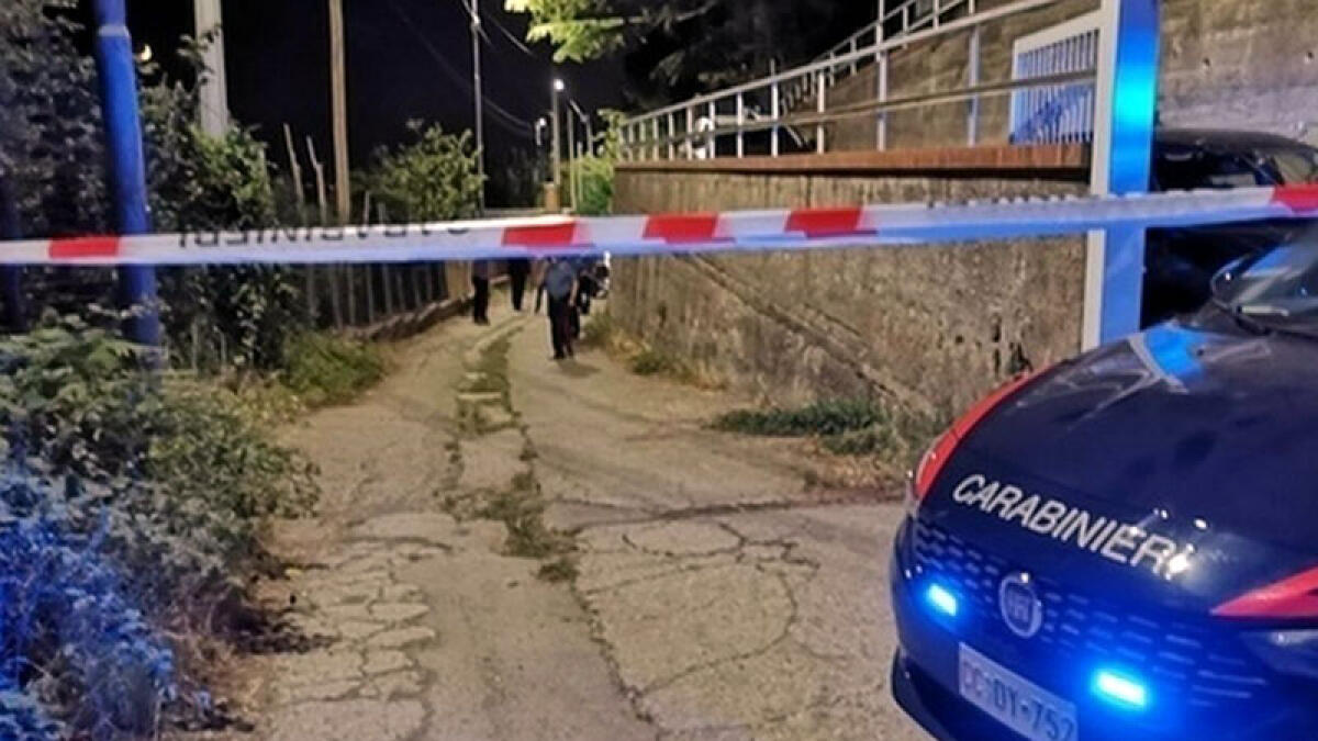 Ragazzo di 19 anni ucciso come un boss nella piazza del paese - 
