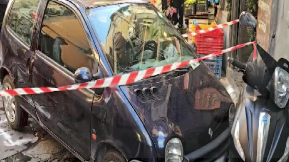 Infarto alla guida tra lo shopping di Natale - 