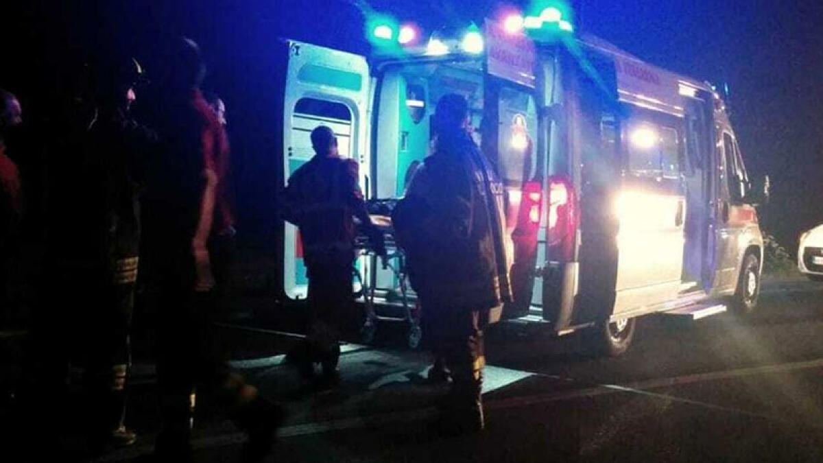 Auto in panne sull'A2, esce e rimane ucciso - 