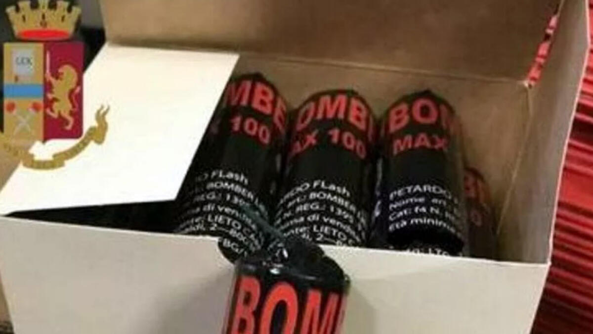 Botti killer, 29 bombe carta trovate nei Paesi Vesuviani - 