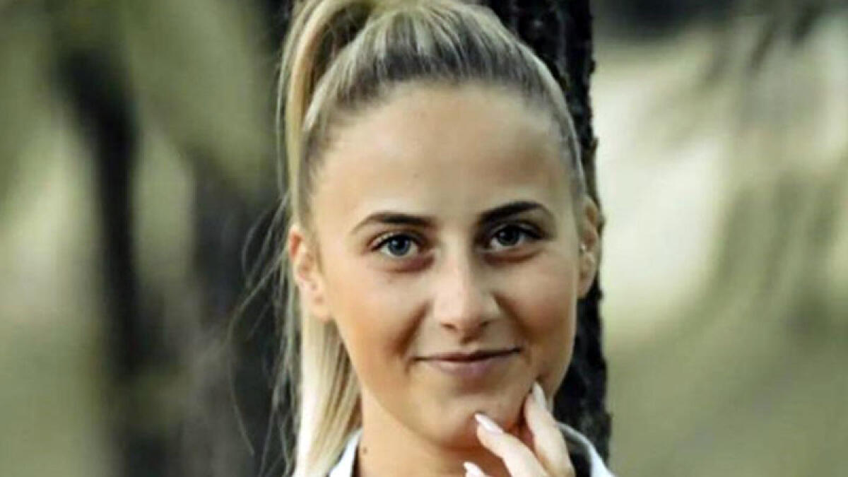 L'auto si ribalta più volte, Chiara muore a 28 anni - 